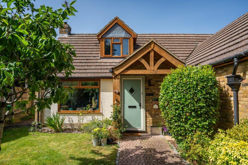 5 bedroom detached house for sale in Askett, HP27