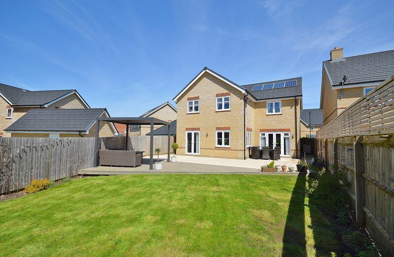 4 bedroom detached house for sale in Longwick, HP27