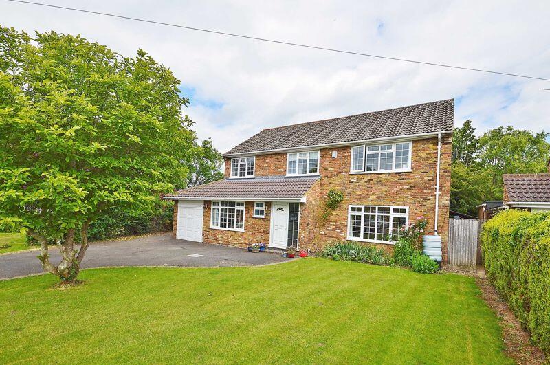 5 bedroom detached house for sale in Longwick, HP27
