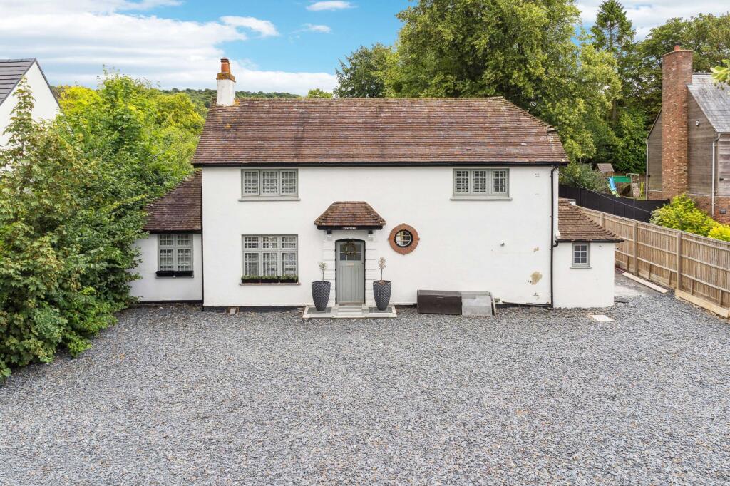 Main image of property: Aylesbury Road, Monks Risborough, HP27