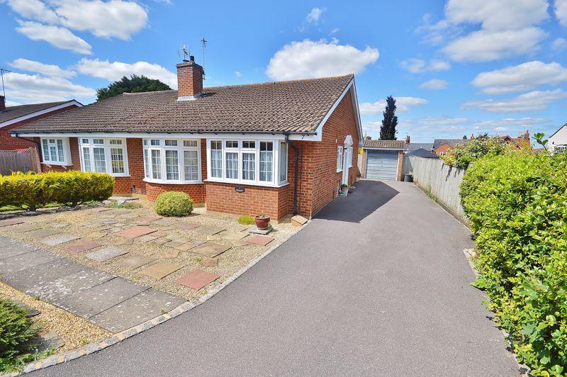 2 bedroom semidetached bungalow for sale in Princes Risborough, HP27