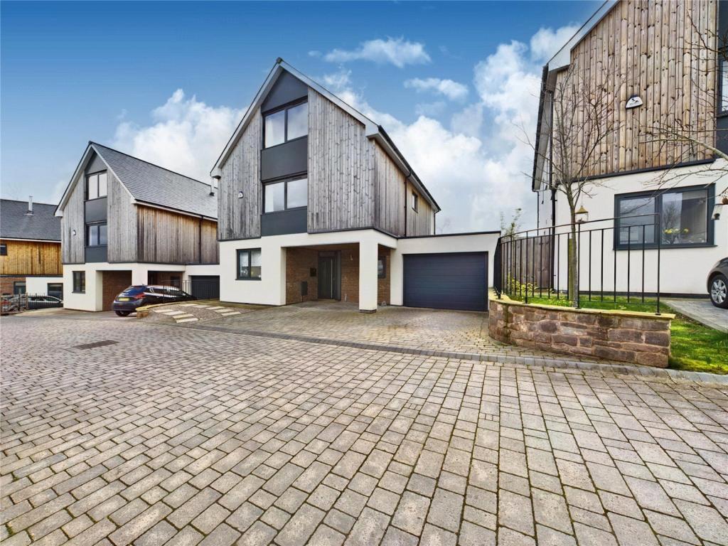 4 bedroom detached house for sale in Chapel Close, Llangrove, Rosson