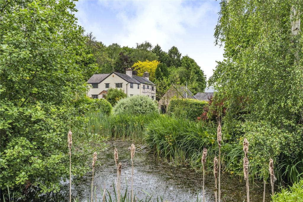 5 bedroom detached house for sale in Hope Mansell, RossonWye, Hfds, HR9