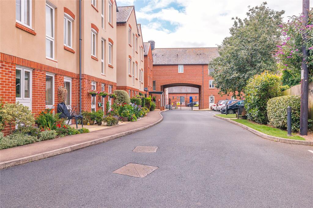 1 bedroom retirement property for sale in Station Street, RossonWye