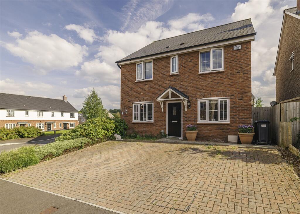 4 bedroom detached house for sale in Squires Meadow, Lea, RossonWye