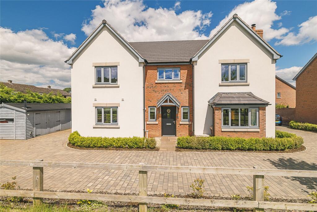 5 bedroom detached house for sale in Ariconium Place, Weston under Penyard, RossonWye