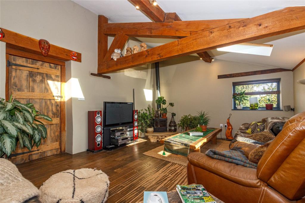 3 bedroom detached house for sale in Little Dewchurch, Hereford, HR2