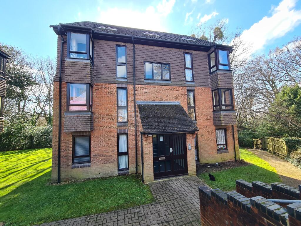 Studio flat for rent in NO FURTHER ENQUIRIES! Tremona Court, Southampton, SO16