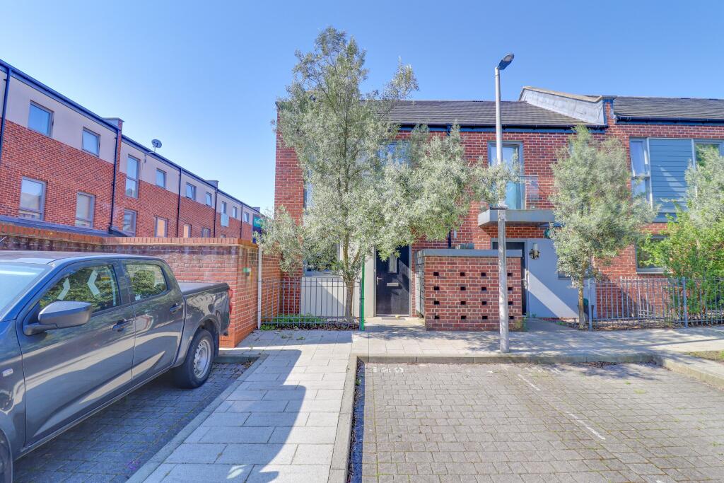 2 bedroom end of terrace house for rent in Joiners Mews, Woolston, SO19