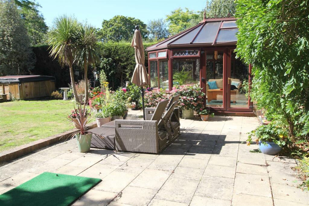 4 bedroom detached house for sale in Stouts Lane, Bransgore, Dorset, BH23