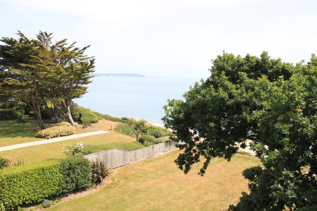 2 bedroom apartment for sale in Rothesay Point, Wharncliffe Road