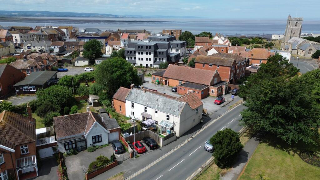 3 bedroom semi-detached house