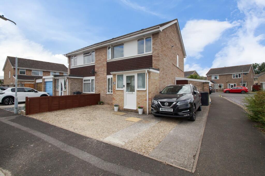 3 bedroom semidetached house for sale in Paddock Drive, Highbridge, TA9