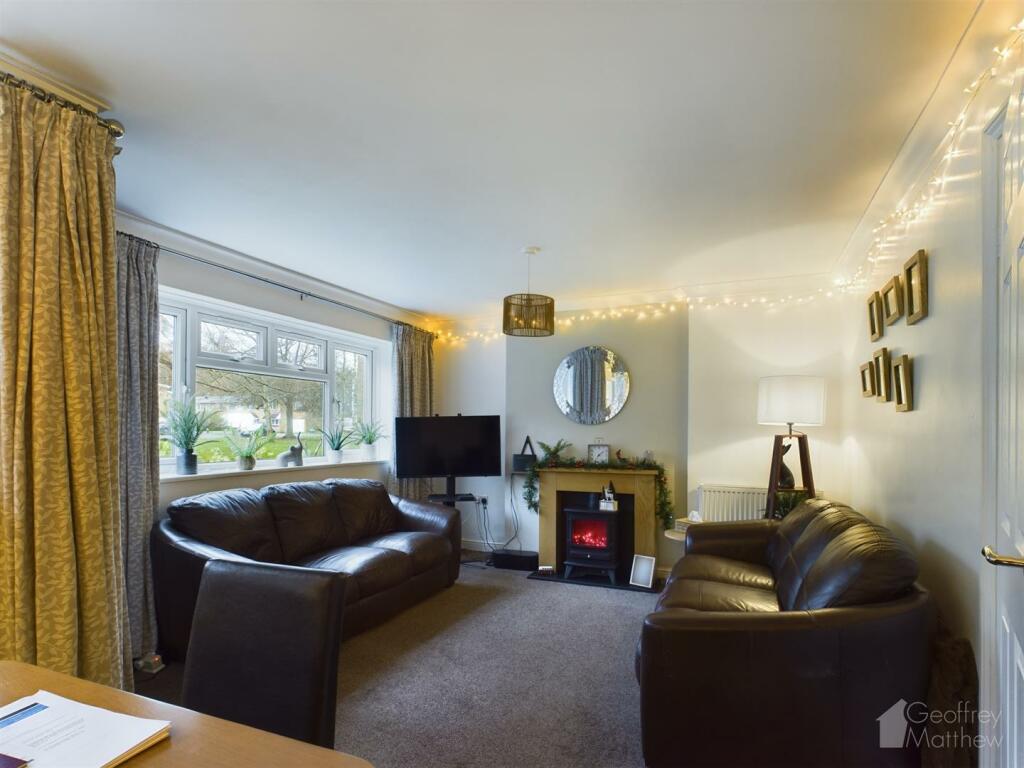 Additional property image - Ladyshot, Harlow