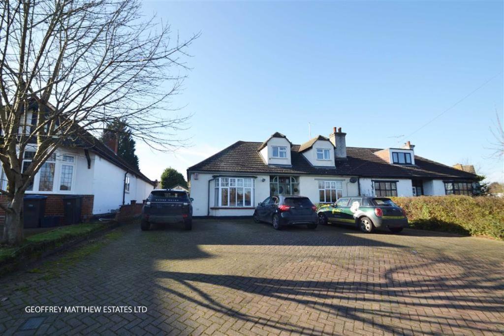 5 bedroom semidetached house for sale in Old Road, Old Harlow, Essex, CM17 , CM17