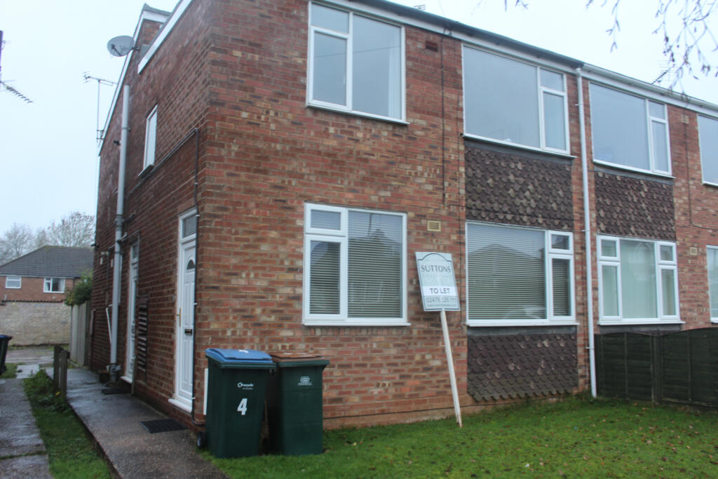 2 bedroom for rent in Pine Court, Hockley Lane, Eastern