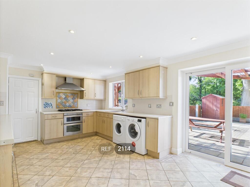 Main image of property: 23 Welshwood Park Road, Colchester, CO4 3HZ