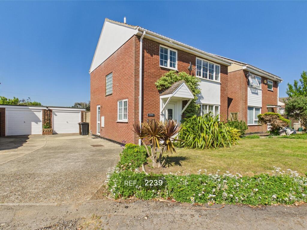 Main image of property: 10 Colne View, St. Osyth, Clacton-on-Sea, CO16 8LA