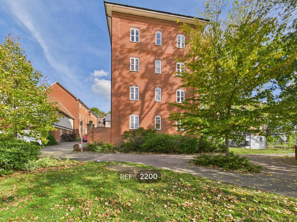 Main image of property: 31, Groves Close, Colchester, CO4 5BP