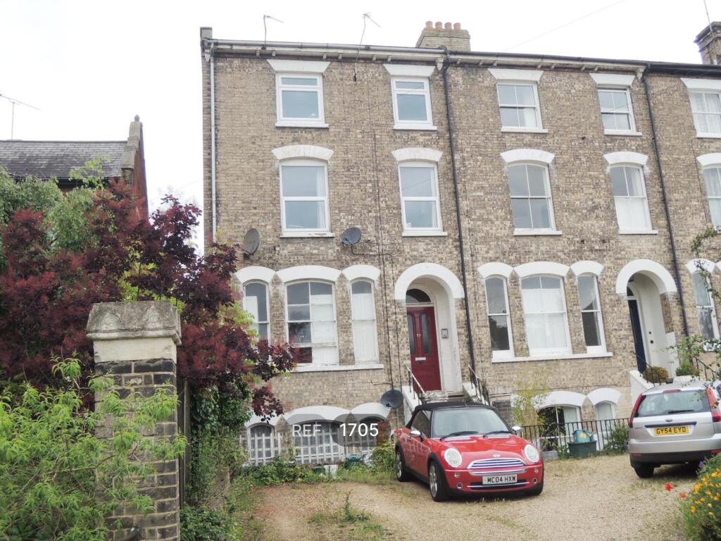 Main image of property: Wellesley Road, Colchester, CO3 3HE