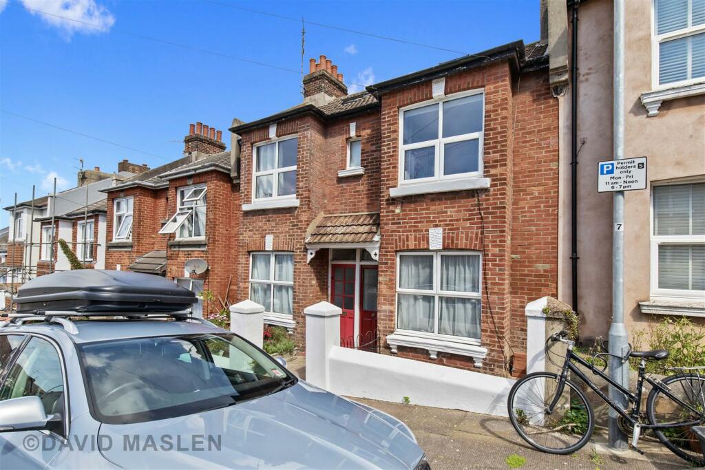 2 bedroom flat for sale in Shanklin Road, BN2