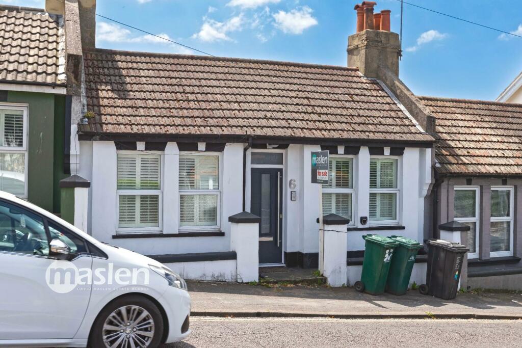 2 bedroom house for sale in Bear Road, Brighton, BN2