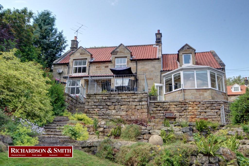 4 bedroom detached house for sale in Denham, Underhill, Glaisdale