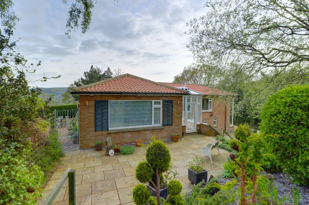 4 bedroom detached house for sale in Brock End, 7 Carr Hill Ridge