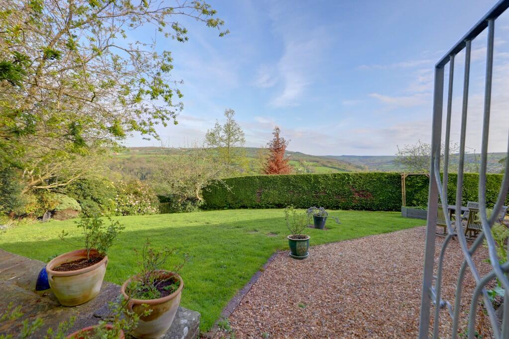 4 bedroom detached house for sale in Brock End, 7 Carr Hill Ridge