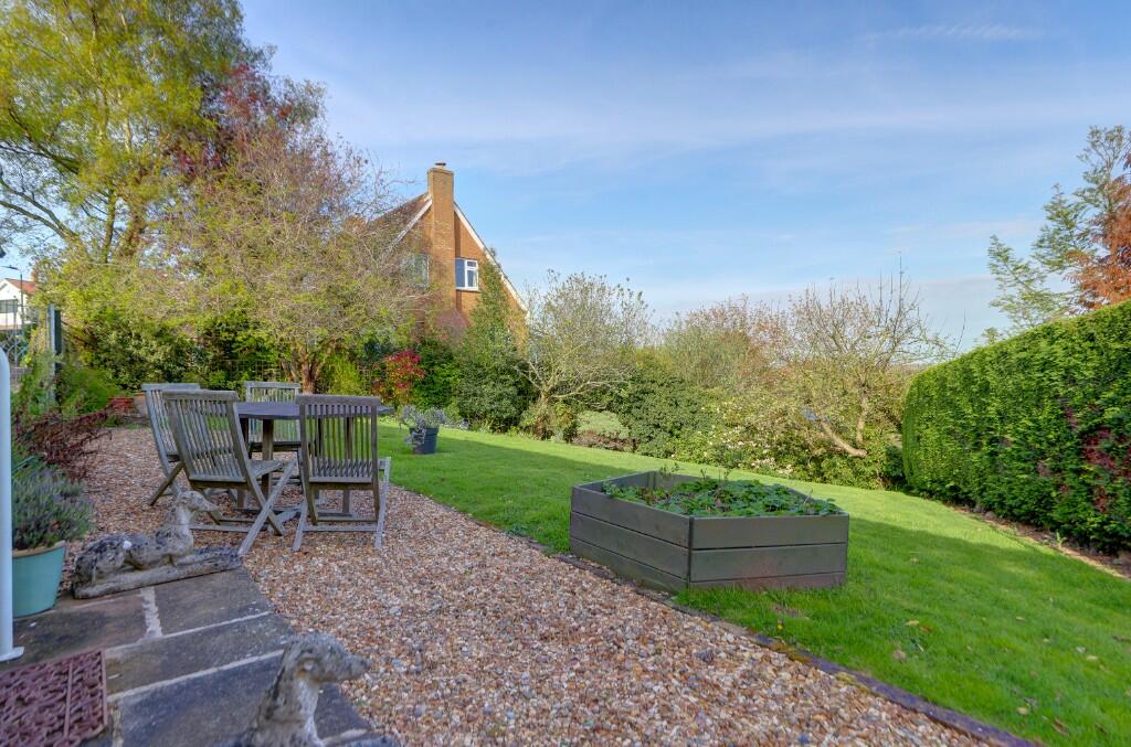 4 bedroom detached house for sale in Brock End, 7 Carr Hill Ridge