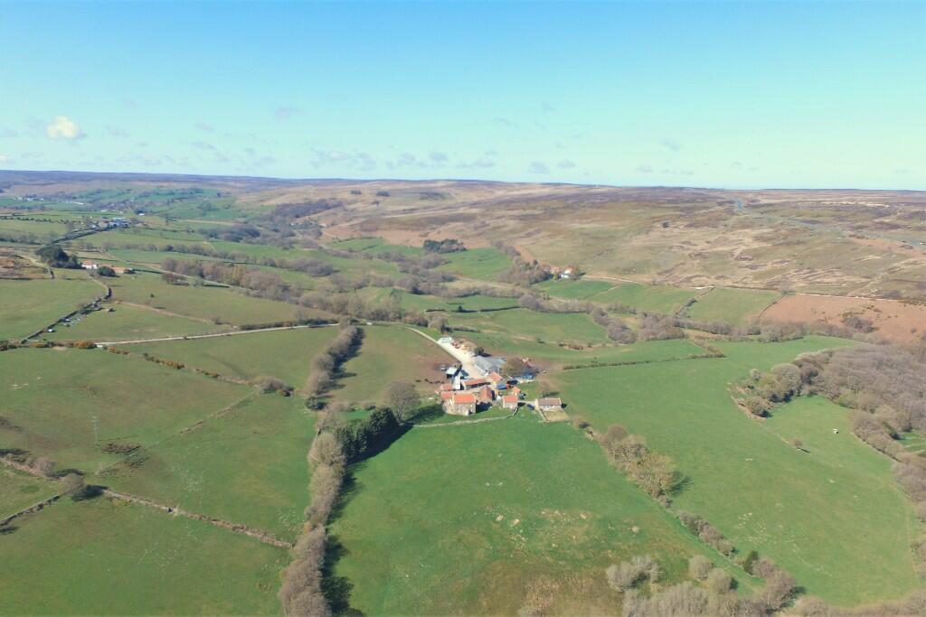 6 bedroom detached house for sale in Commondale, North Yorkshire, YO21