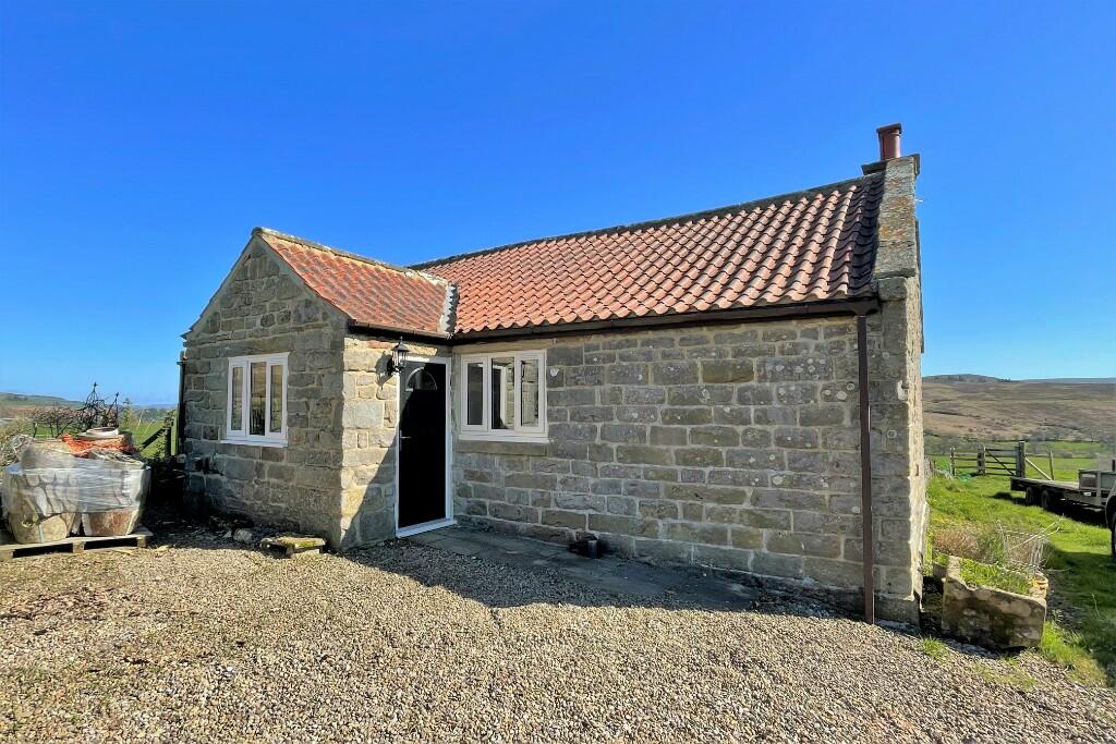 6 bedroom detached house for sale in Commondale, North Yorkshire, YO21