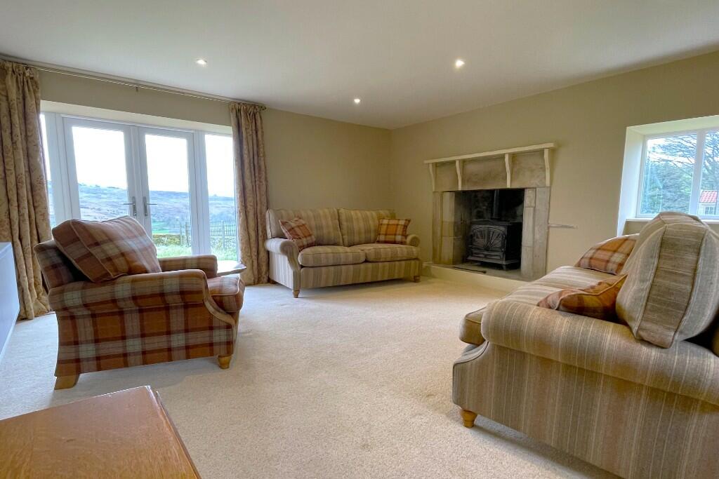 6 bedroom detached house for sale in Commondale, North Yorkshire, YO21