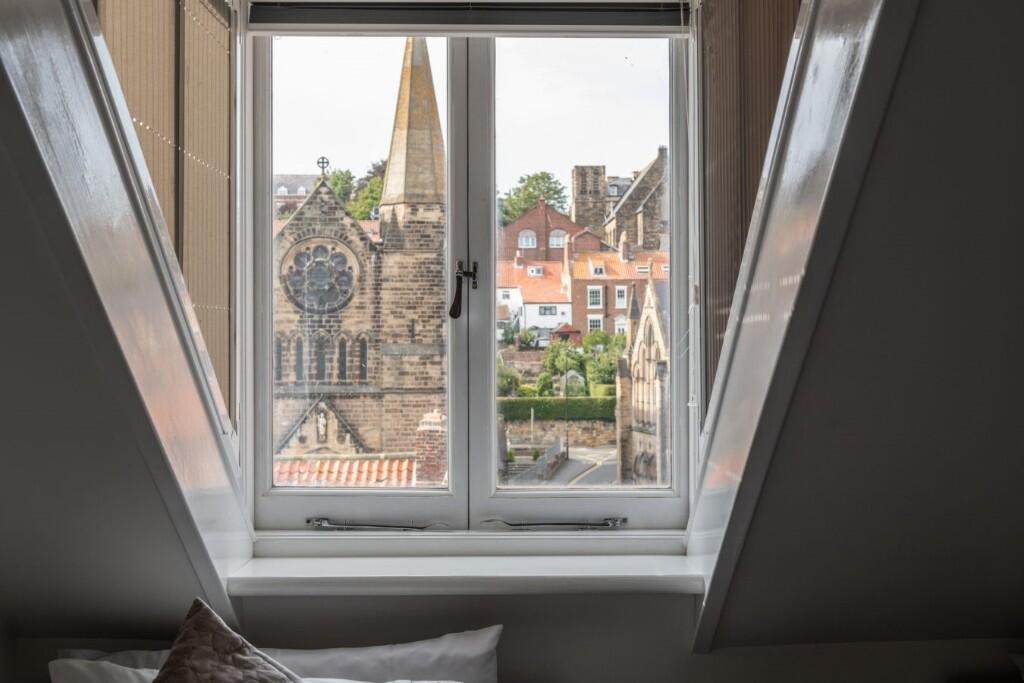 Main image of property: Hatties House, 2 Victoria Place, Whitby, North Yorkshire, YO21 1EZ