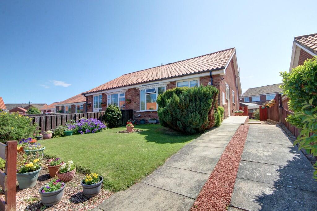 Main image of property: 6 Fairmead Way, Whitby, North Yorkshire, YO22 4JL