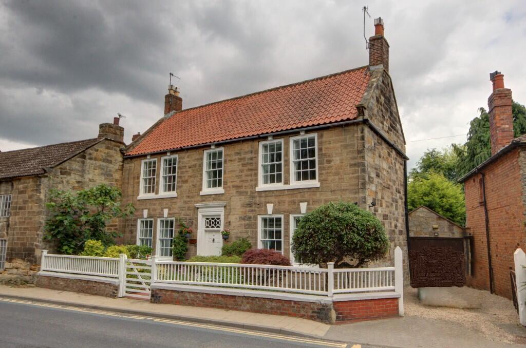 Main image of property: 34 High Street, Ruswarp, YO21 1NH