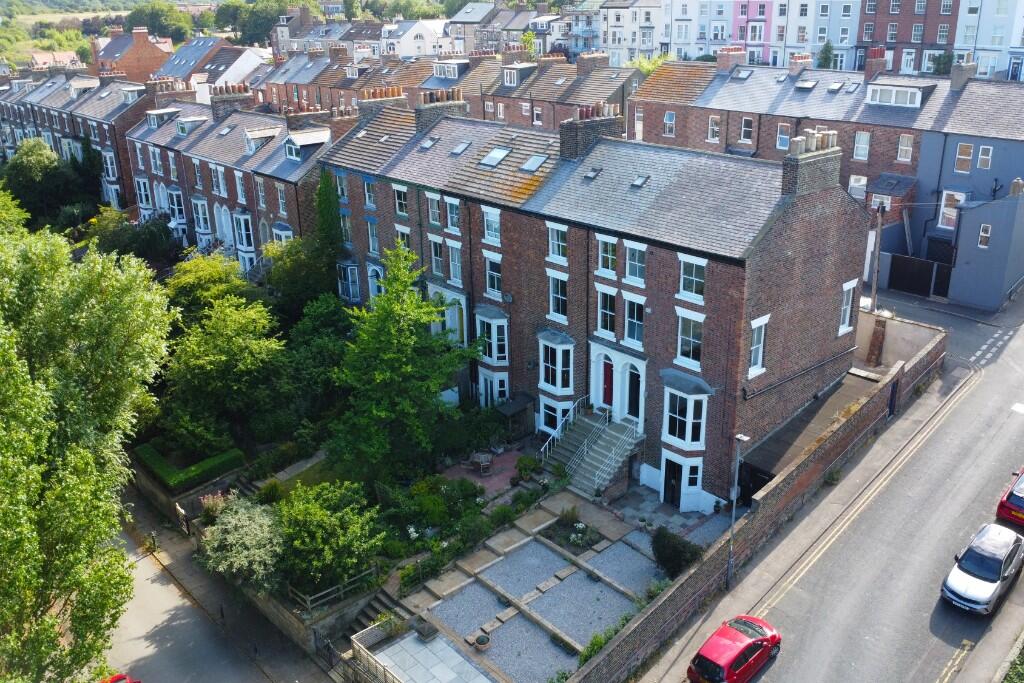 Main image of property: 2 Esk Terrace, Whitby, North Yorkshire, YO21 1PA
