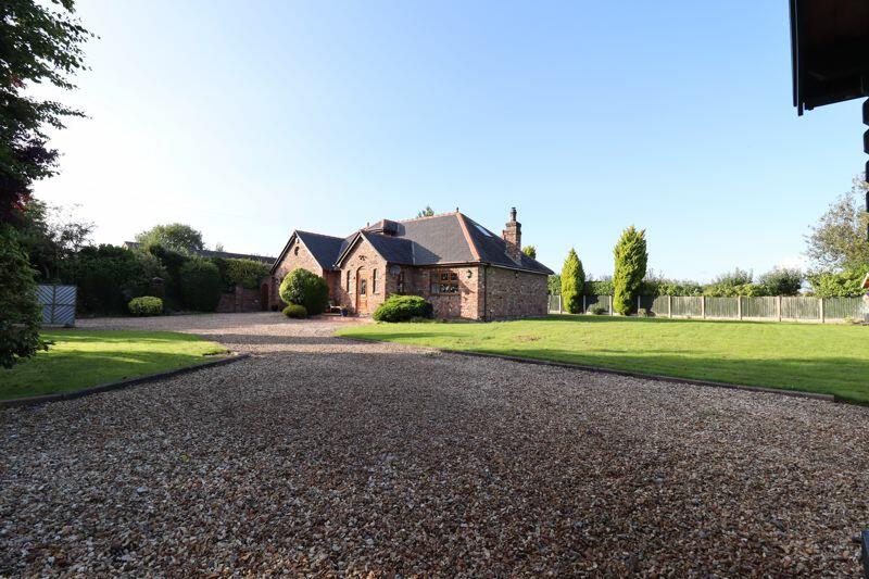 3 bedroom character property for sale in Southlyn, Farnworth Road
