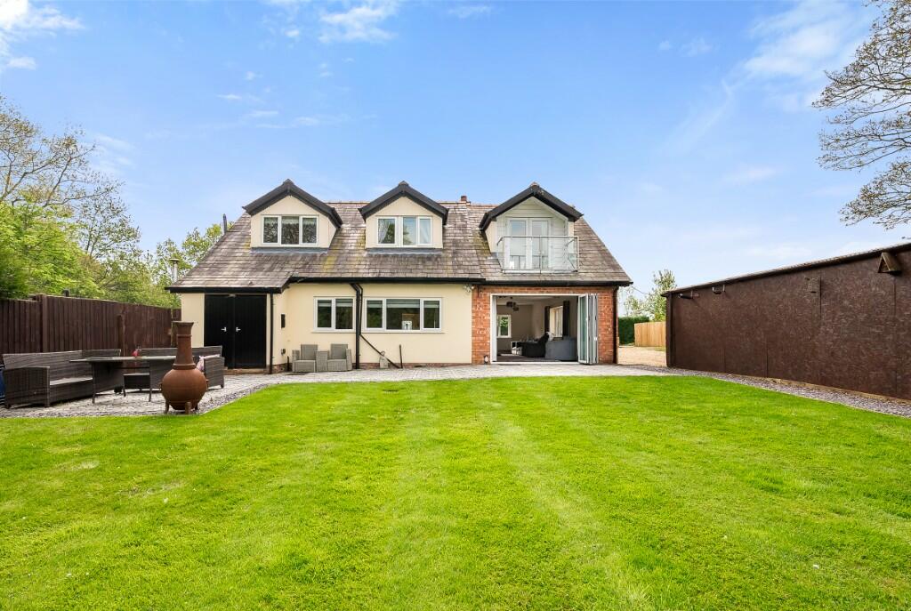3 bedroom detached house for sale in Edenfield, Gregson Lane, Hoghton