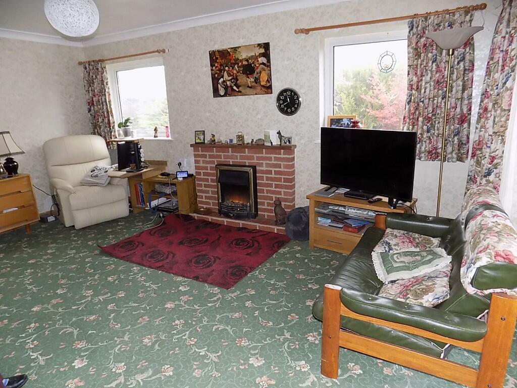 Additional property image - 8 Viewdales Close, DE6 3EB