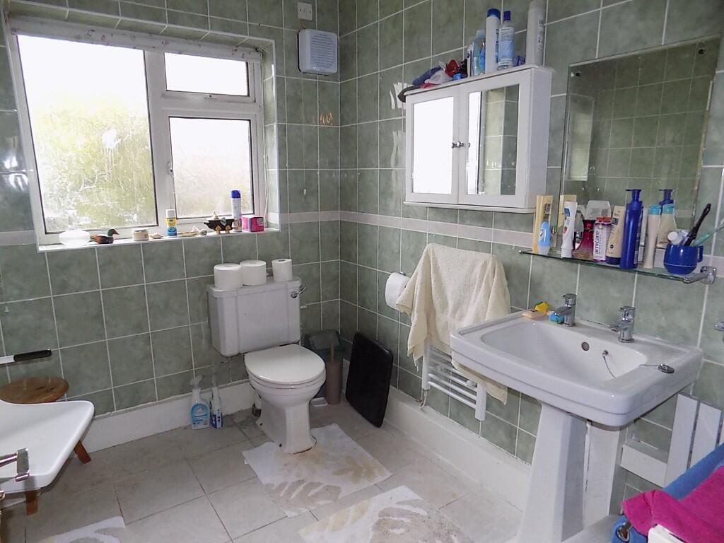 Additional property image - 8 Viewdales Close, DE6 3EB