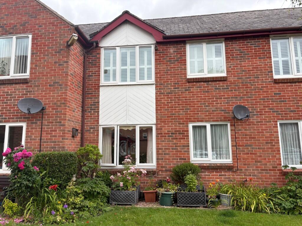 Main image of property: 5 Henmore Place, Ashbourne, Derbyshire, DE6 1DZ