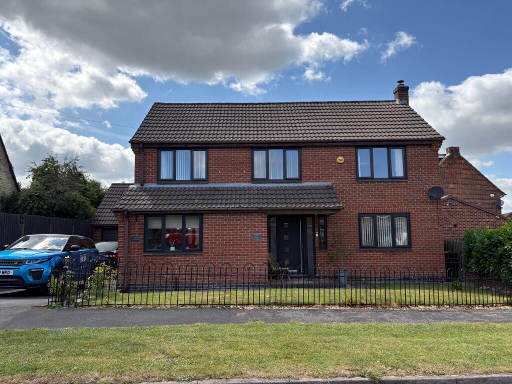 Main image of property: 112A Park Avenue, Ashbourne, Derbyshire, DE6 1GB