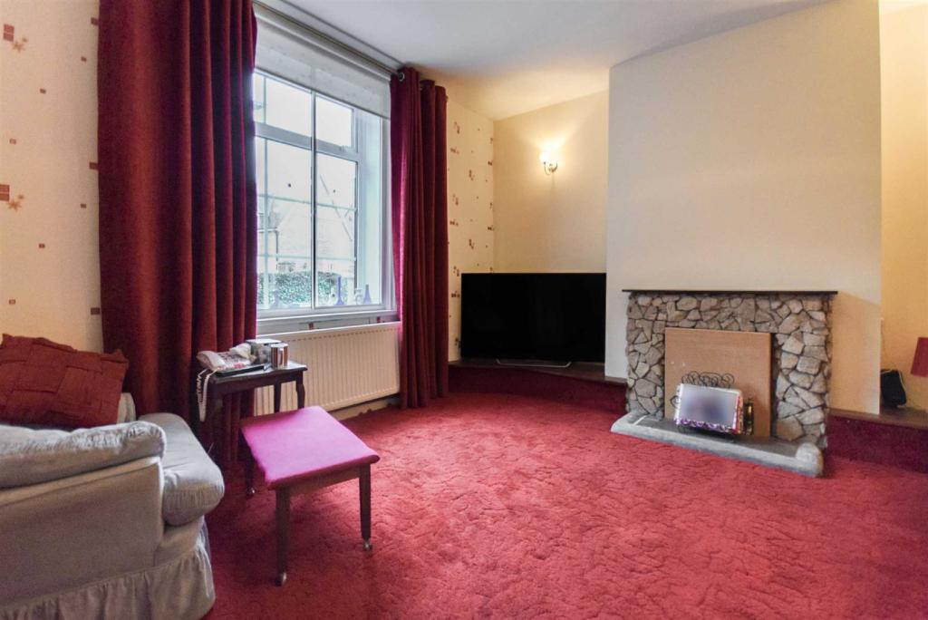 2 bedroom terraced house for sale in Station Road, Stoke Golding, CV13