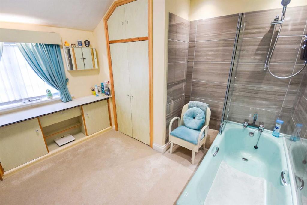 2 bedroom terraced house for sale in Station Road, Stoke Golding, CV13