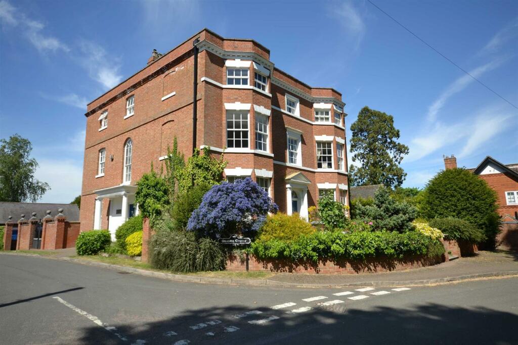 2 bedroom flat for sale in Grange Court, Desford, Leicester, LE9