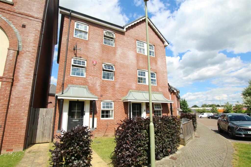 4 bedroom town house for sale in Ashton Gardens, Eastleigh, SO50