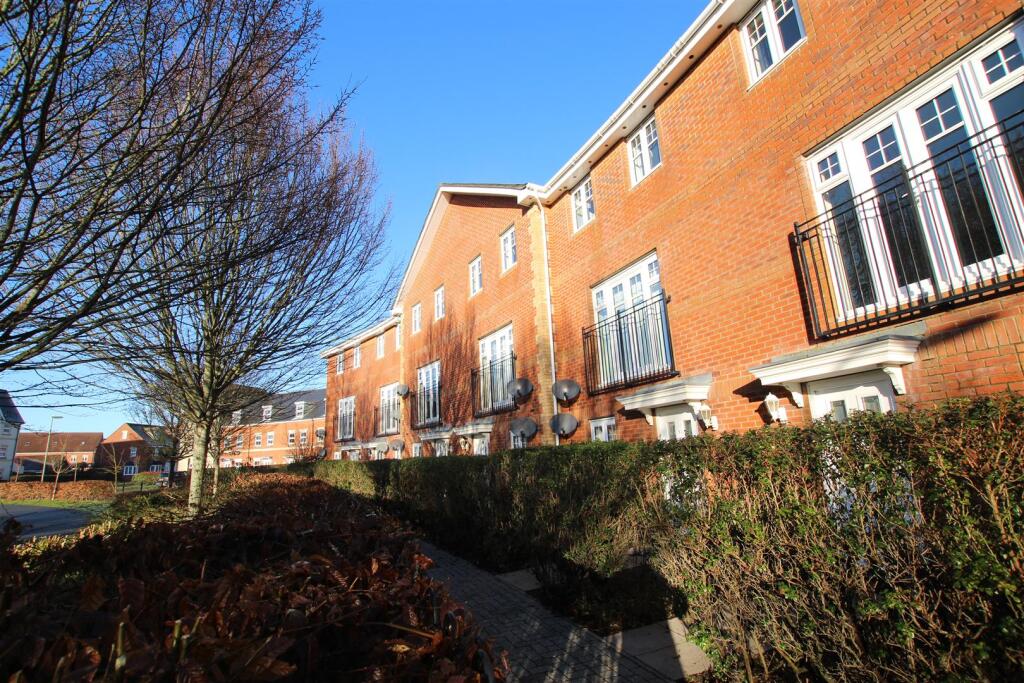 Main image of property: Bright Wire Crescent, Eastleigh