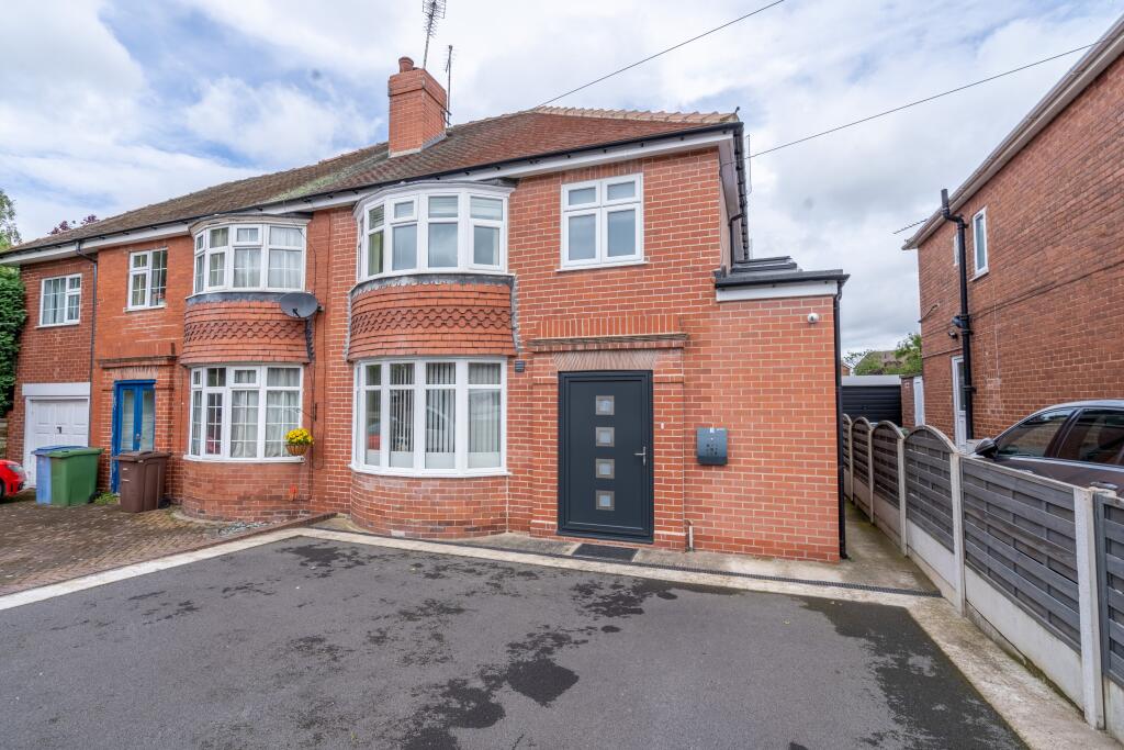 3 bedroom semidetached house for sale in Wingfield Avenue, Worksop, S81