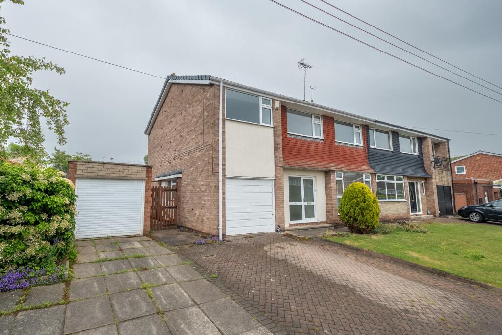 Main image of property: Warwick Avenue, Worksop, S81